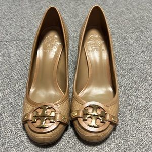 Tory Burch Walnut Pumps Like New